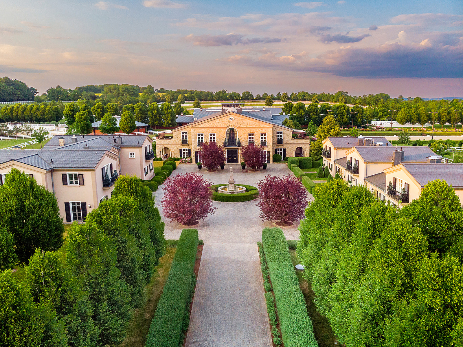 Gestüt peterhof: l'un des plus beaux haras en vente à 30 minutes du luxembourg 1